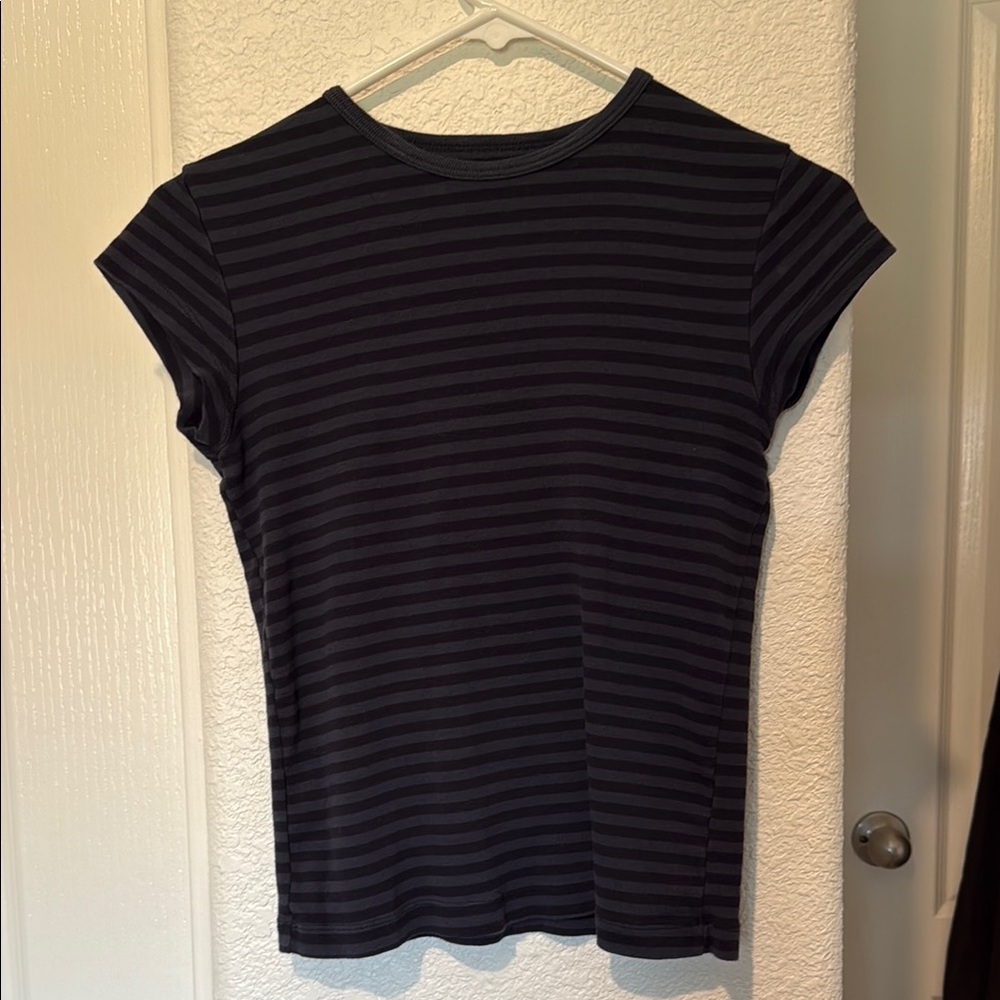Brandy Melville Navy Blue and Gray Fitted Cap Sleeve Tee